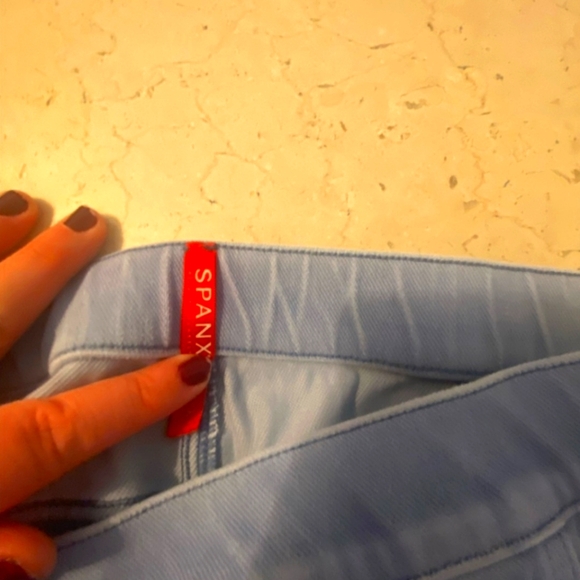 SPANX Light Blue pull on skinny jeans ๐ - Picture 3 of 4